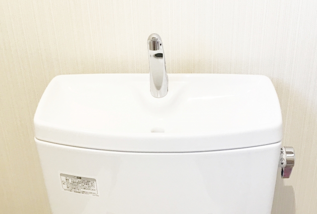 ニオイや汚れの原因はあそこから！？トイレタンクをお掃除してニオイや汚れの元を断ち切ろう！